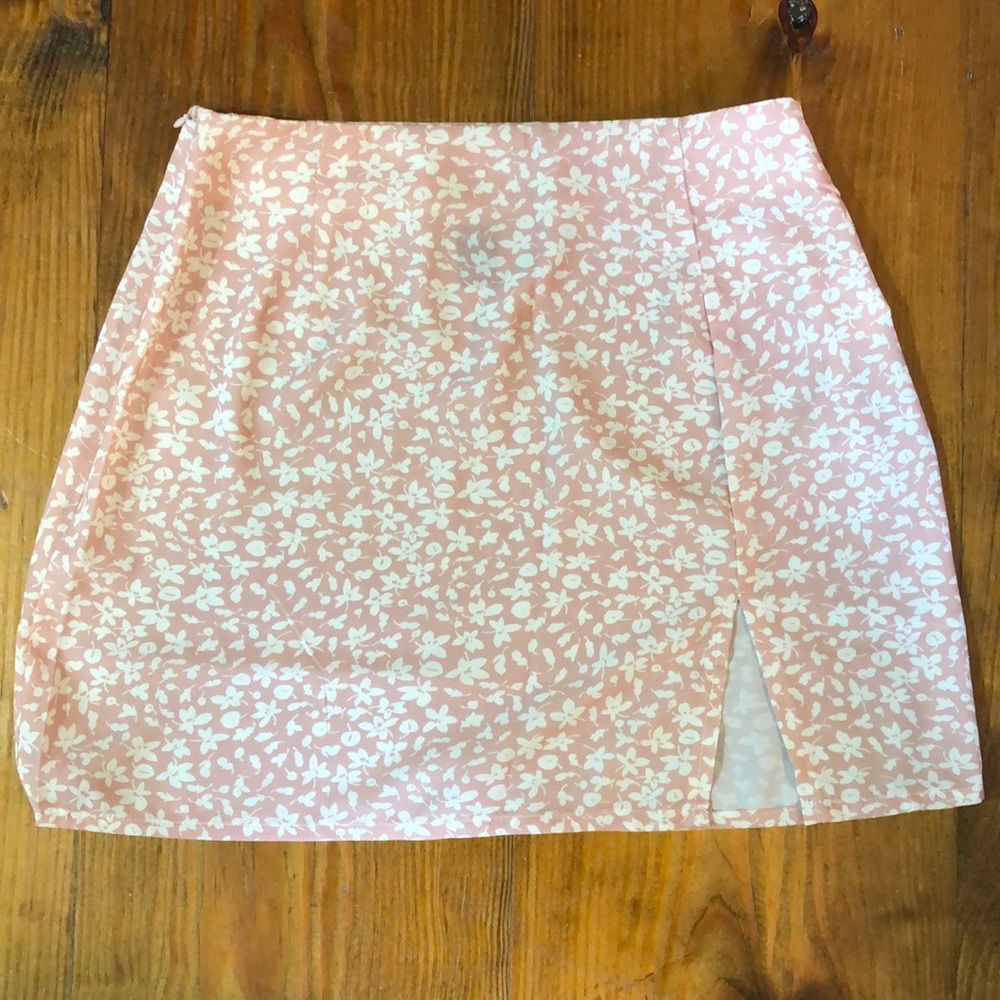 COPY - Shein Mini-Skirt; pink & white; Size 2